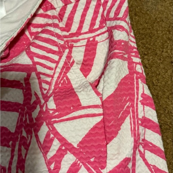 Pink and White Leaf Pattern Bedding - Picture 5 of 8